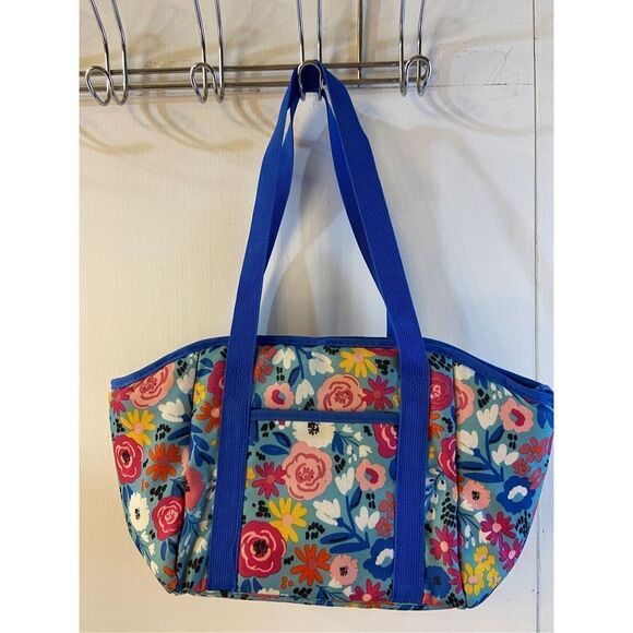 Olivet blue flowers zipper lunch tote 8x15" - Picture 1 of 6